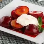 Śliwki w śmietanie (Plums in Cream)